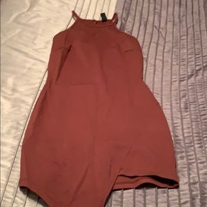 Midi compact dress. Rose colored.